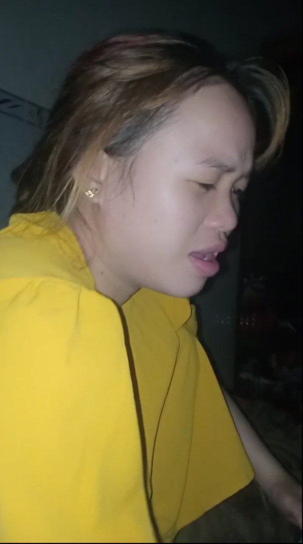 Doggy Style Creampie với chị kế trên giường của bố mẹ